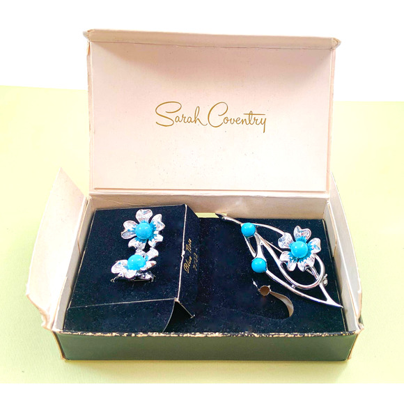 Sarah Coventry Blue Note Clip-on Earrings & Brooch Set - In Original Box - 1967 - Picture 1 of 5